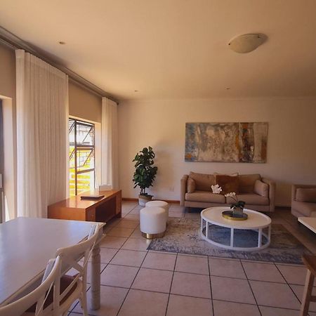 2 On Lismore Guesthouse Tokai Exteriör bild