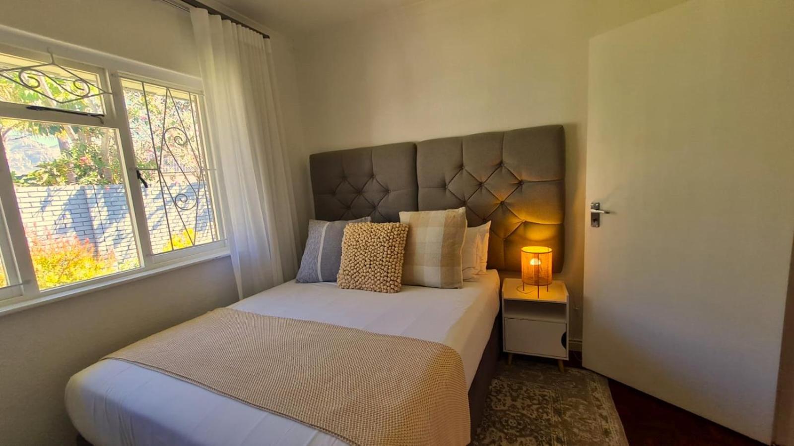 2 On Lismore Guesthouse Tokai Exteriör bild